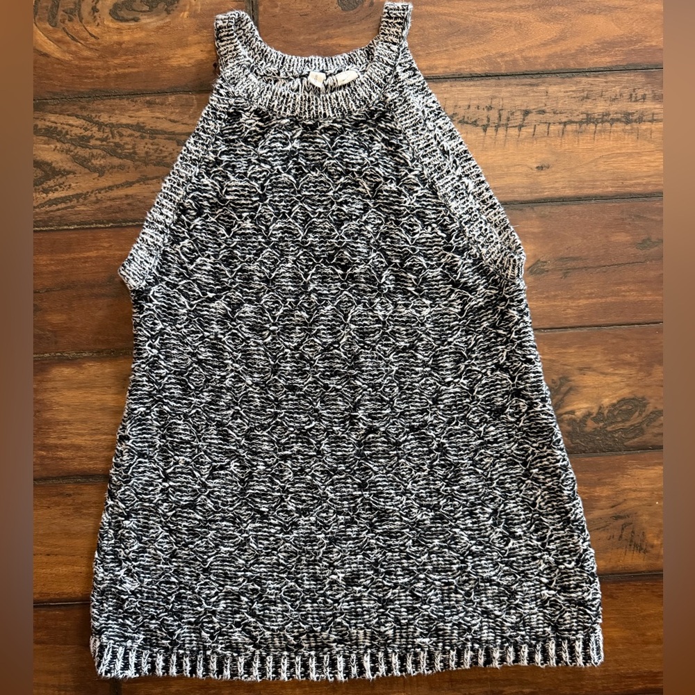 Moth Anthropologie Marled Black & White Textured Sleeveless Sweater
